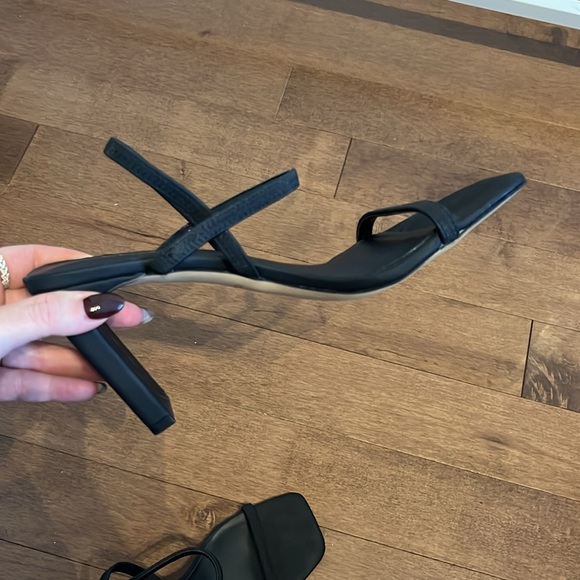 Aldo Okurra Black Strappy Sandals Size 8 - Picture 9 of 14